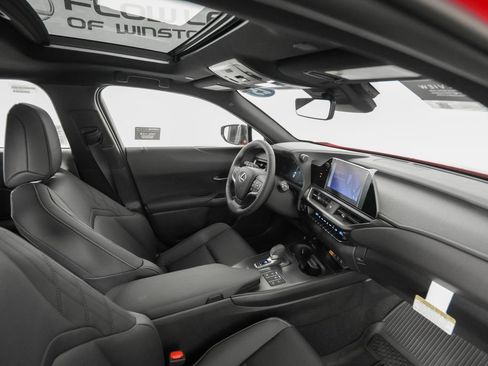 Certified 2025 Lexus UX 300h FWD w/ Accessory Package (Z1) image 20