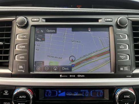 Used 2017 Toyota Highlander Limited AWD/4WD image 22