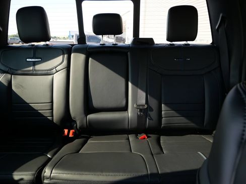 New 2026 Ford F250 Platinum AWD/4WD image 17