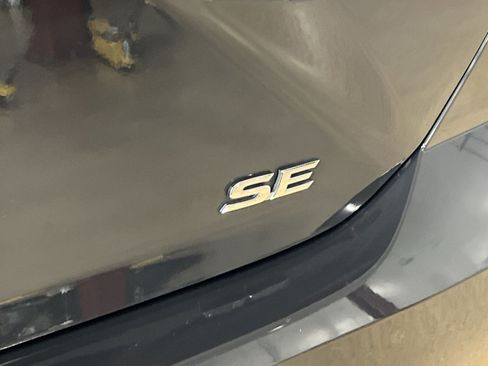 Used 2025 Toyota Camry SE FWD image 27