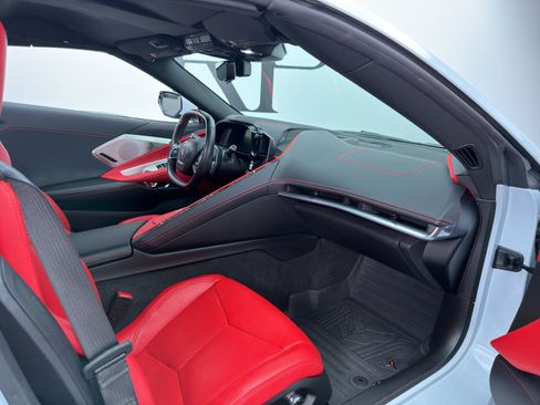 Used 2022 Chevrolet Corvette Stingray Preferred Conv w/ Z51 Performance Package RWD image 26