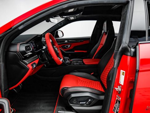 Used 2020 Lamborghini Urus image 40