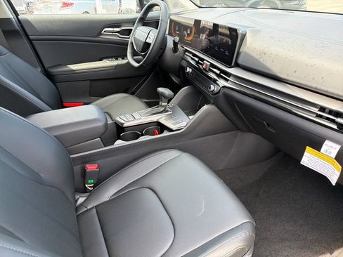 New 2026 Kia Sportage EX FWD image 22