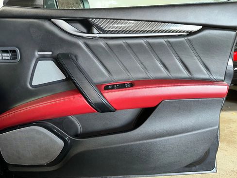 Used 2019 Maserati Ghibli GranSport image 34