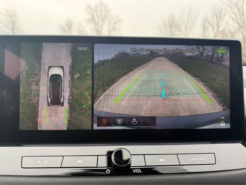 Used 2025 Nissan Rogue Platinum w/ Platinum Premium Package image 38