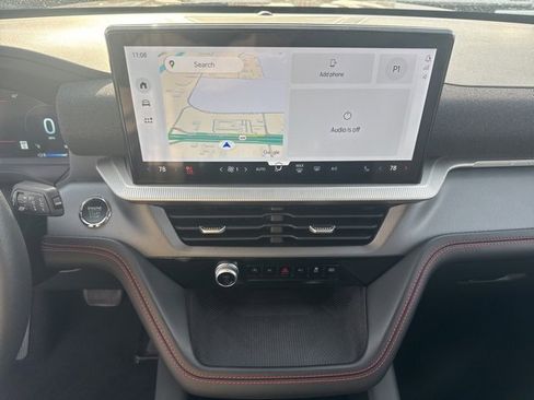 Used 2025 Ford Explorer ST-Line w/ ST-Line Street Pack image 12