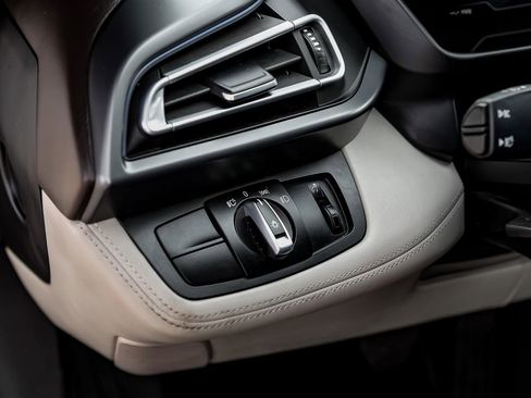 Used 2015 BMW i8 image 18