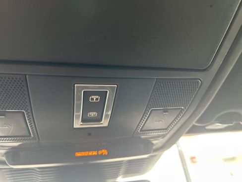 Used 2021 Land Rover Discovery Sport S image 11