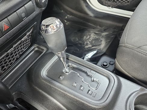 Used 2017 Jeep Wrangler Unlimited Sport image 27