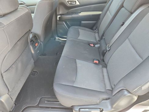 Used 2019 Nissan Pathfinder SV AWD/4WD image 11