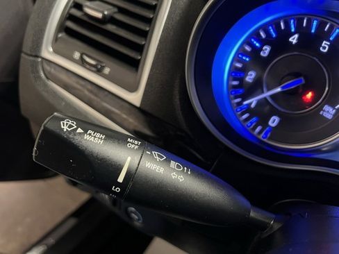 Used 2019 Chrysler 300 Limited w/ Safetytec Plus Group image 35