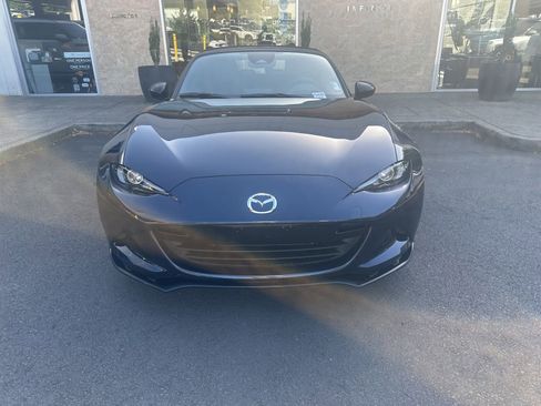 Used 2025 MAZDA MX-5 Miata Club w/ Weather Package RWD image 8
