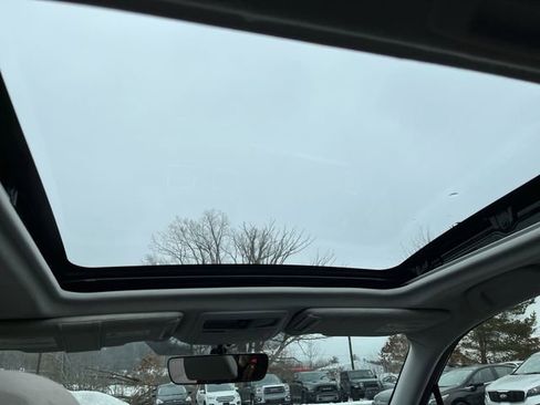Used 2018 Subaru Forester 2.5i Premium w/ All-Weather Package AWD/4WD image 17