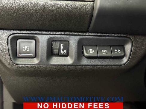Used 2023 GMC Acadia AT4 w/ Technology Package AWD/4WD image 39