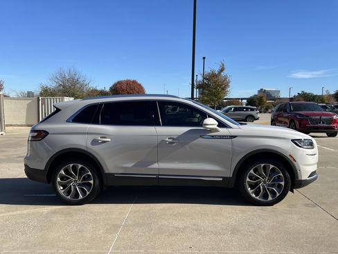 Certified 2022 Lincoln Nautilus Reserve w/ Equipment Group 201A image 10