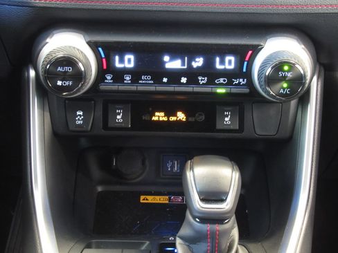 Certified 2025 Toyota RAV4 XSE AWD/4WD image 30