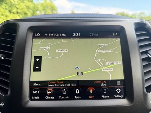 Used 2023 Jeep Cherokee Trailhawk w/ Sun & Sound Group AWD/4WD image 18