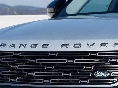 Used 2025 Land Rover Range Rover Velar S AWD/4WD image 10