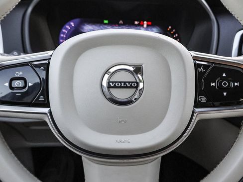 Used 2024 Volvo XC90 B6 Plus AWD/4WD image 33