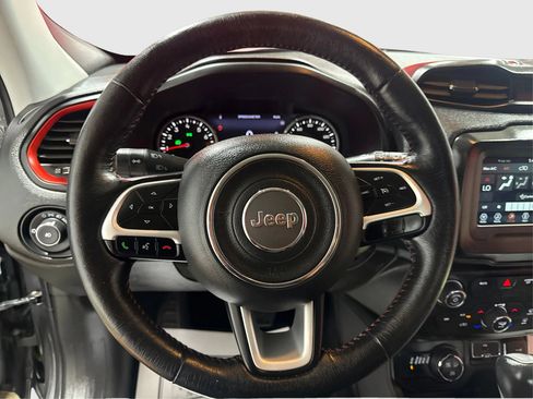 Used 2020 Jeep Renegade Trailhawk w/ Premium Leather Group AWD/4WD image 17