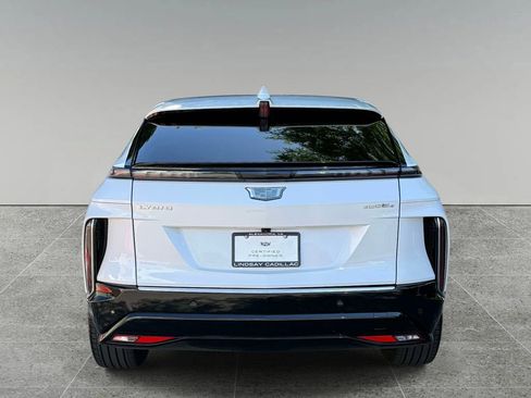 Used 2025 Cadillac Lyriq Luxury AWD/4WD image 11
