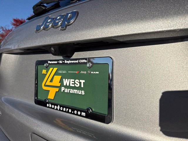 Used 2023 Jeep Compass Latitude AWD/4WD image 16
