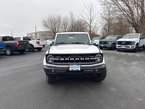 Used 2022 Ford Bronco Outer Banks image 2