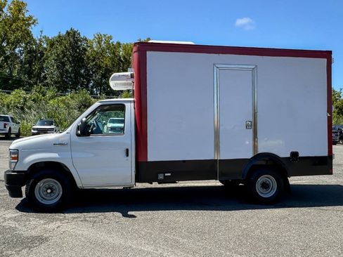 Used 2024 Ford E-350 and Econoline 350 Super Duty w/ Power Windows & Locks Group RWD image 6