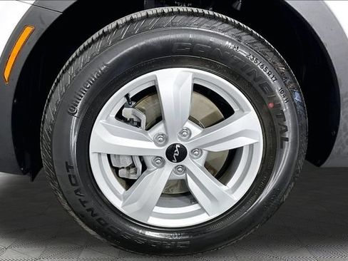 Certified 2026 Kia Sorento LX FWD image 31