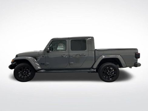 Used 2022 Jeep Gladiator Overland image 12