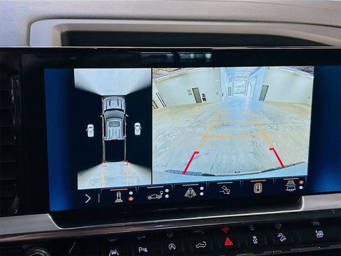 Used 2024 Chevrolet Silverado 1500 LTZ w/ LTZ Premium Package image 14