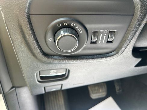 Used 2024 Jeep Grand Cherokee L Laredo AWD/4WD image 13