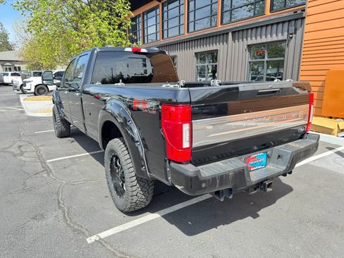 Used 2022 Ford F350 Platinum w/ FX4 Off-Road Package AWD/4WD image 3