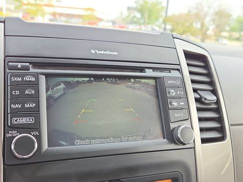 Used 2019 Nissan Frontier SL AWD/4WD image 12