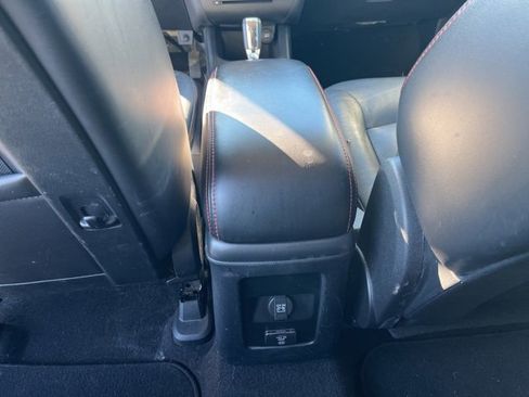 Used 2015 Dodge Journey R/T w/ Flexible Seating Group image 15