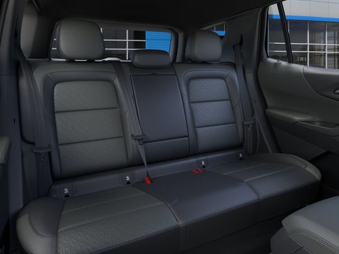New 2026 Chevrolet Equinox LT w/ Convenience Package II AWD/4WD image 17