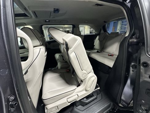 New 2026 Honda Odyssey Touring image 23