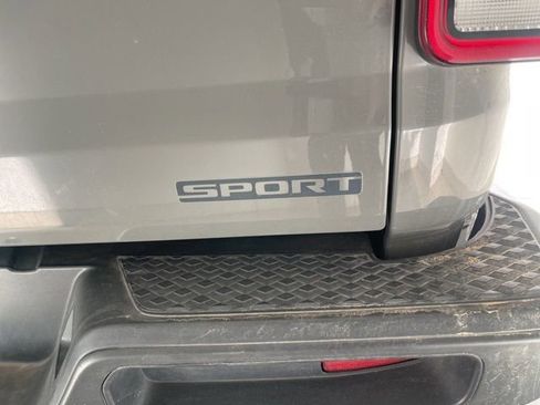 Used 2020 Jeep Gladiator Sport image 10