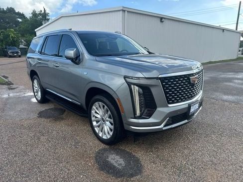 Used 2026 Cadillac Escalade 2WD image 4