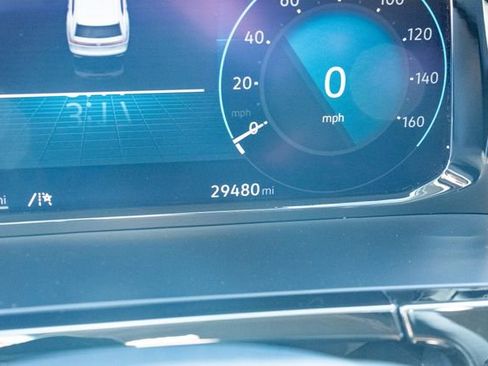 Certified 2025 Volkswagen Atlas SE image 11