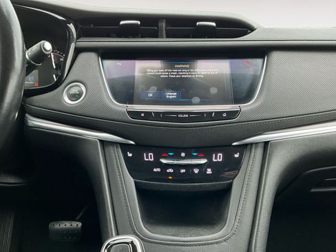 Used 2019 Cadillac XT5 Luxury FWD image 16