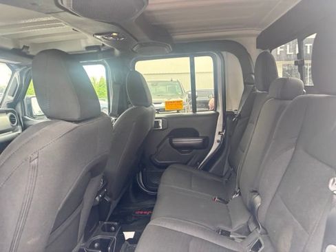 Used 2020 Jeep Gladiator Sport w/ Quick Order Package 24S AWD/4WD image 10