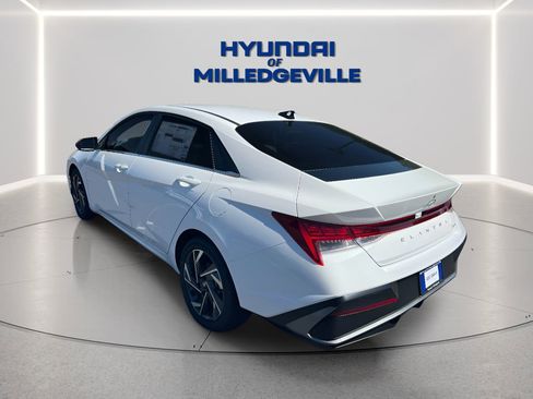 New 2026 Hyundai Elantra Limited FWD image 4