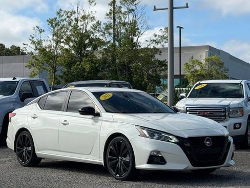 Used 2022 Nissan Altima 2.5 SR w/ Midnight Edition Package FWD image 6