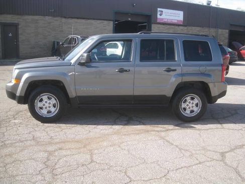 Used 2013 Jeep Patriot Sport image 8