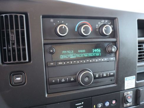 Used 2022 Chevrolet Express 3500 w/ Power Convenience Package RWD image 19