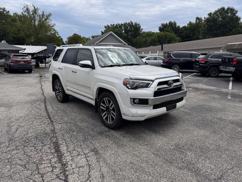 Used 2015 Toyota 4Runner Limited AWD/4WD image 7