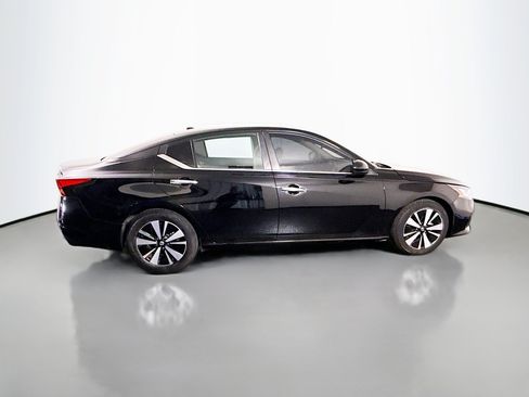 Used 2022 Nissan Altima 2.5 SV FWD image 11