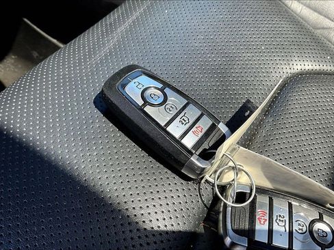 Used 2023 Ford Expedition Platinum image 37