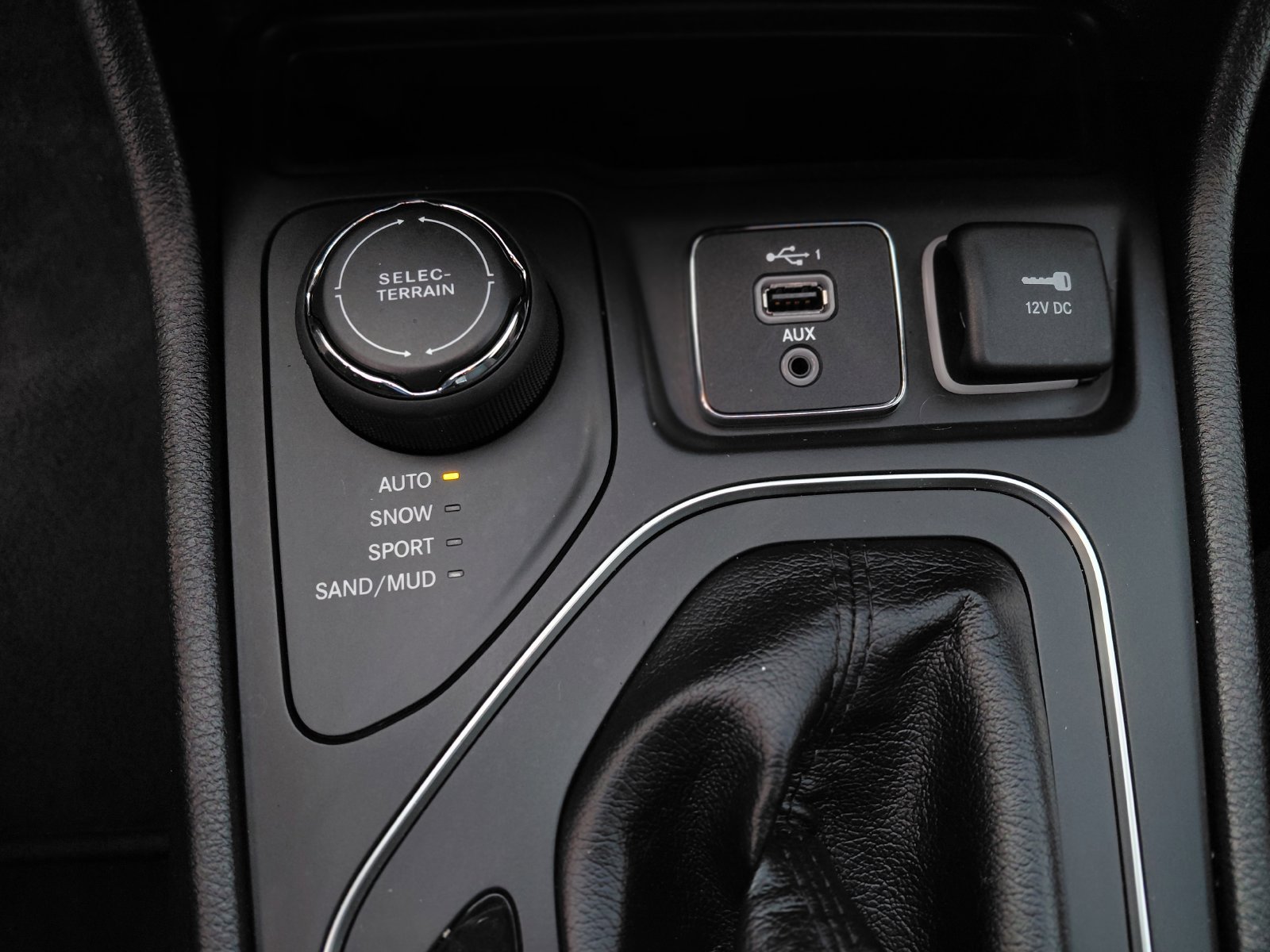 Used 2019 Jeep Cherokee High Altitude AWD/4WD image 15